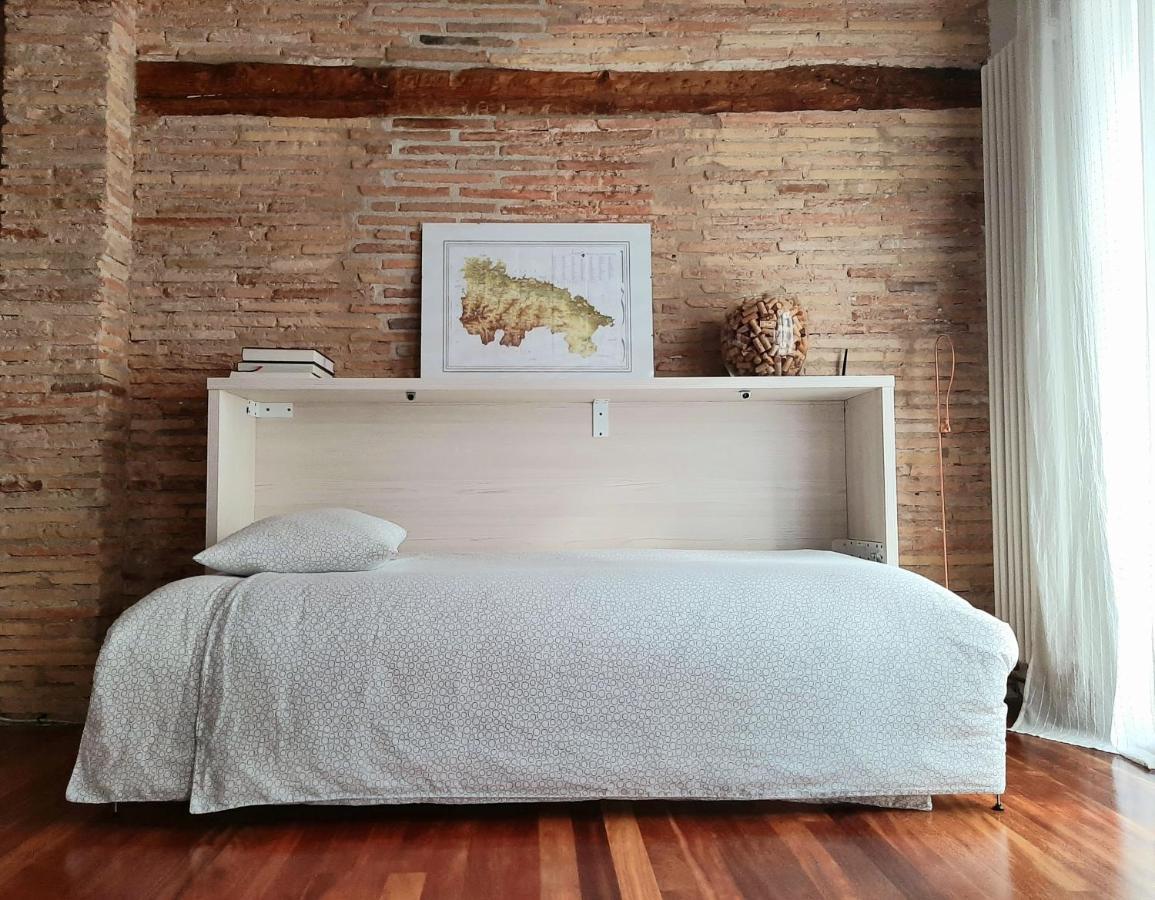 洛格罗尼奥Lux Wood Loft With Air Con & Lift公寓 外观 照片